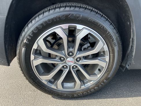 Used 2019 GMC Terrain SLT w/ Preferred Package FWD image 9