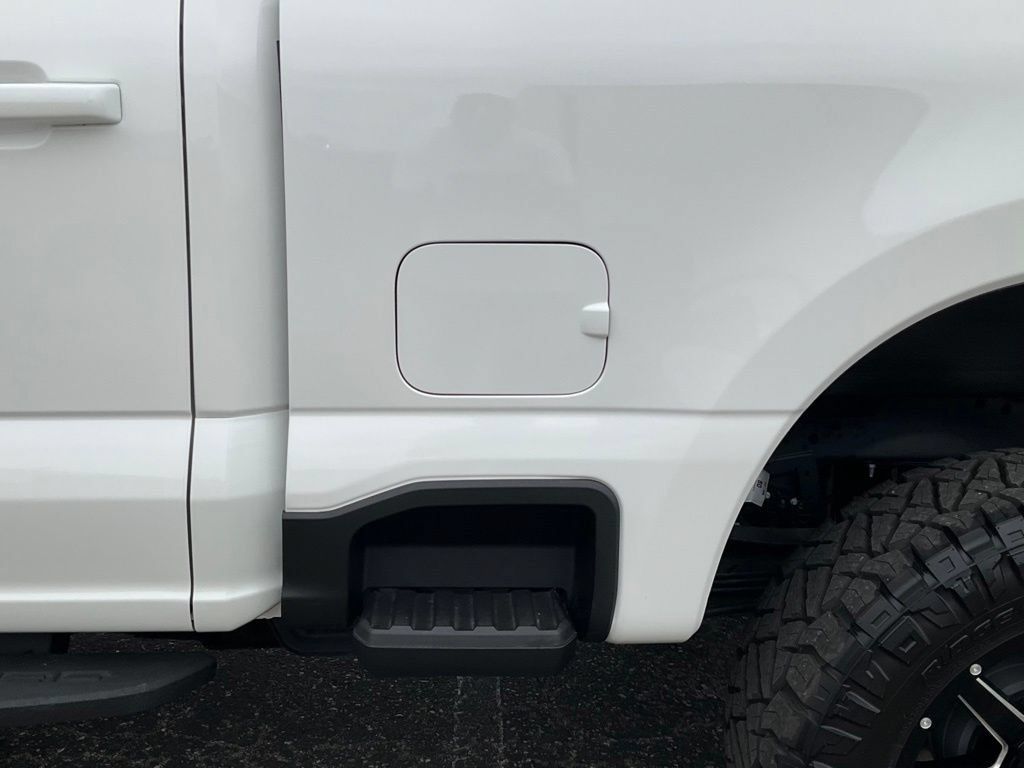 New 2025 Ford F250 Platinum w/ Tremor Off-Road Package AWD/4WD image 15