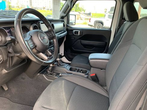 Used 2022 Jeep Wrangler Sport AWD/4WD image 11