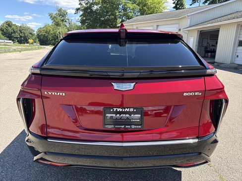 Used 2024 Cadillac Lyriq Tech AWD/4WD image 7