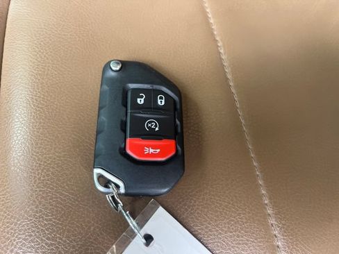 Used 2023 Jeep Wrangler Unlimited Sahara w/ Cold Weather Group AWD/4WD image 27