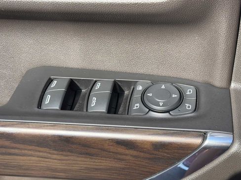Used 2019 GMC Sierra 1500 SLT w/ SLT Premium Plus Package AWD/4WD image 21