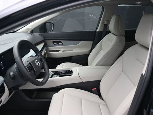 Used 2025 Nissan Murano SL AWD/4WD image 11