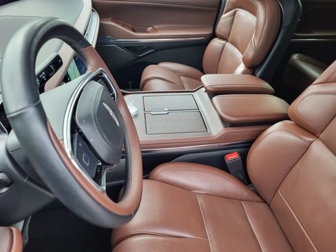 Used 2025 Lincoln Navigator Reserve AWD/4WD image 12