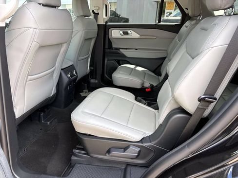 Used 2026 Ford Explorer Active w/ Active Comfort Package AWD/4WD image 11