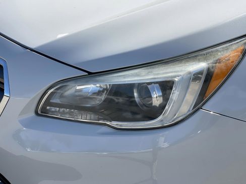 Used 2017 Subaru Outback 3.6R Touring image 6