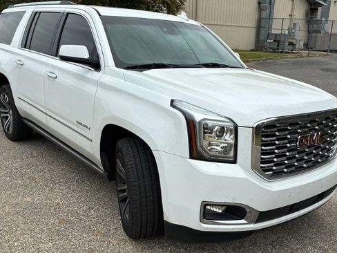 Used 2019 GMC Yukon XL Denali w/ Denali Ultimate Package image 3