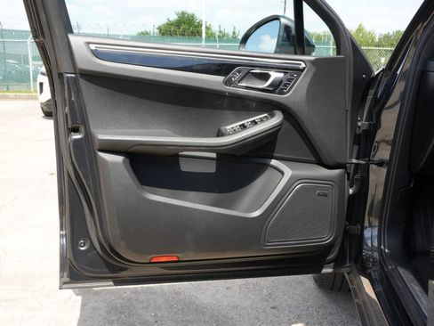 Used 2017 Porsche Macan S AWD/4WD image 14