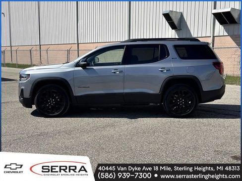 Certified 2023 GMC Acadia SLT w/ Elevation Edition FWD image 2