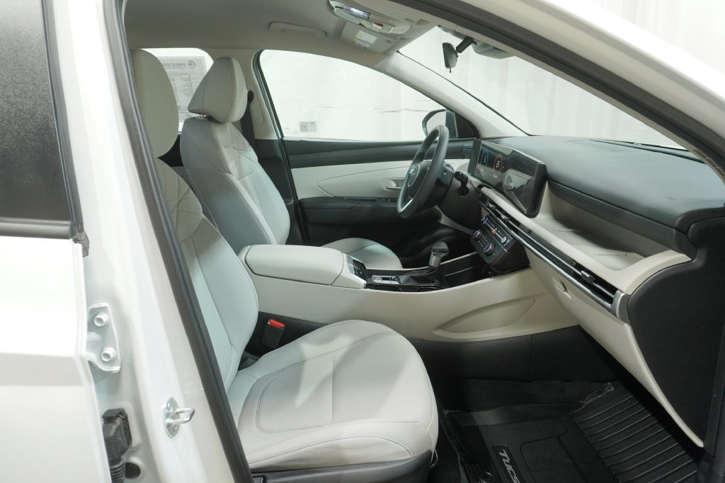 Certified 2025 Hyundai Tucson SE AWD/4WD image 13