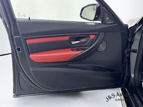 Used 2018 BMW M3 image 22