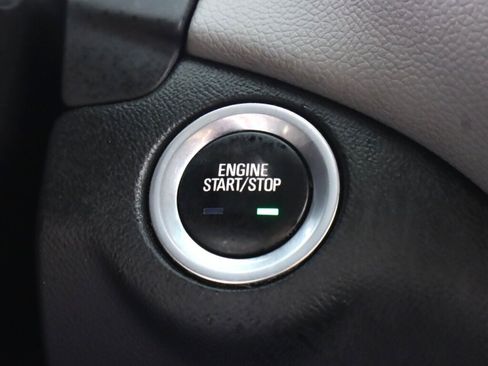 Used 2020 Chevrolet Equinox LS w/ LPO, Cargo Package AWD/4WD image 23