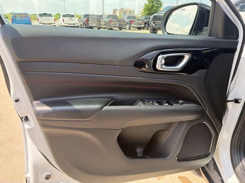 Used 2024 Jeep Compass Trailhawk AWD/4WD image 11