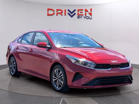 Used 2024 Kia Forte LXS image 7