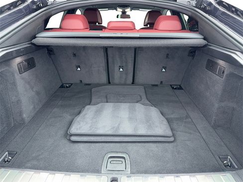 Used 2022 BMW X6 xDrive40i w/ Executive Package image 12