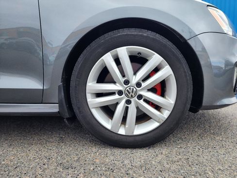 Used 2012 Volkswagen Jetta GLI Autobahn FWD image 38
