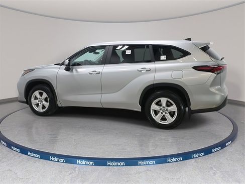 Certified 2024 Toyota Highlander LE image 8