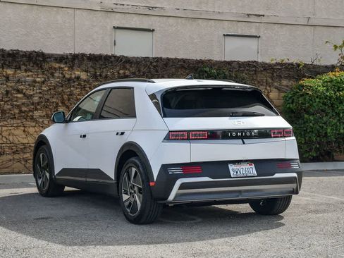 Used 2025 Hyundai Ioniq 5 SEL image 9