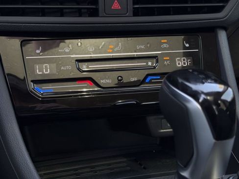 New 2026 Volkswagen Jetta SE FWD image 16