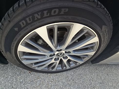Used 2019 Lexus ES 350 w/ Premium Package FWD image 9