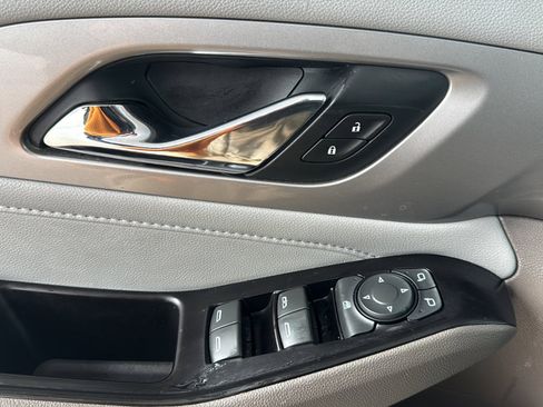 Used 2019 Chevrolet Traverse LT image 10