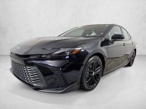 Used 2025 Toyota Camry SE FWD image 7