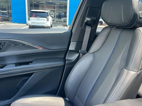 Used 2024 Cadillac Lyriq Sport AWD/4WD image 12