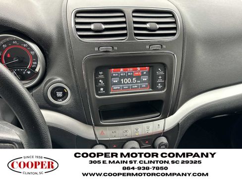 Used 2020 Dodge Journey SE image 23