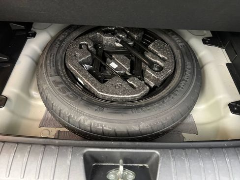 Used 2024 Hyundai Kona SEL FWD image 38
