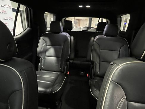 Used 2022 Chevrolet Traverse Premier w/ Redline Edition image 28