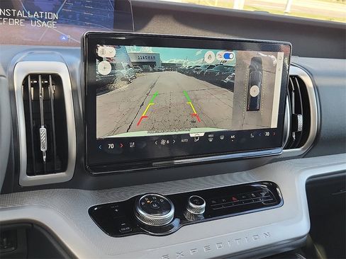 New 2025 Ford Expedition Active image 17