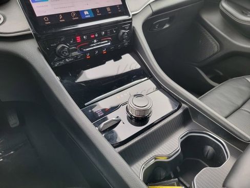 Used 2024 Jeep Grand Cherokee L Limited w/ Luxury Tech Group II image 43