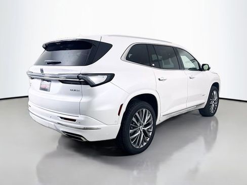 Used 2025 Buick Enclave Avenir w/ Super Cruise Package FWD image 9