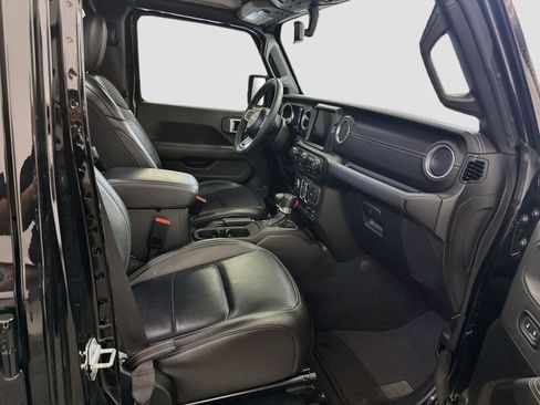 Used 2023 Jeep Wrangler Unlimited Sahara w/ Cold Weather Group AWD/4WD image 32