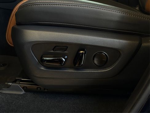 Used 2024 Lexus GX 550 image 31