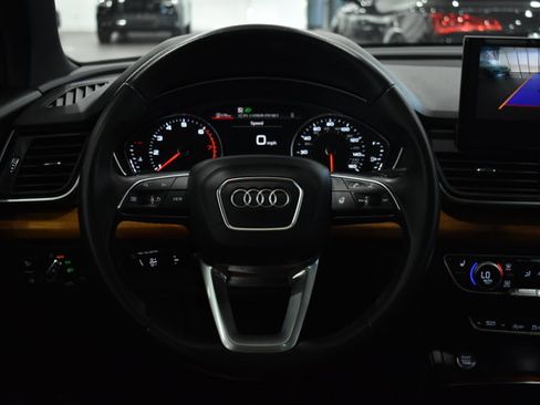 Used 2023 Audi Q5 2.0T Premium w/ Convenience Package AWD/4WD image 23