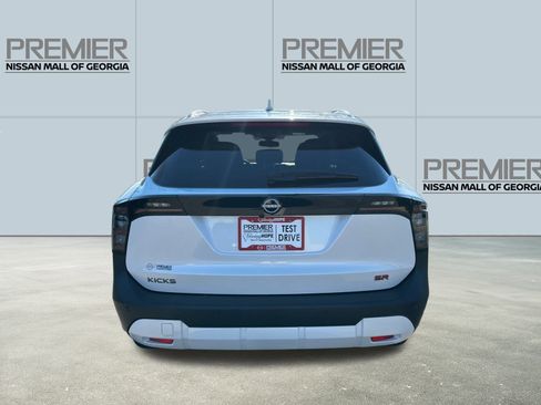 Used 2025 Nissan Kicks SR image 6