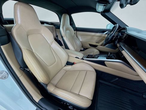 Certified 2022 Porsche 911 Targa 4S AWD/4WD image 28