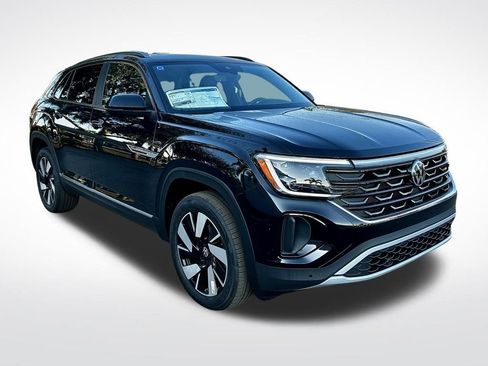 Used 2025 Volkswagen Atlas Cross Sport SEL image 2