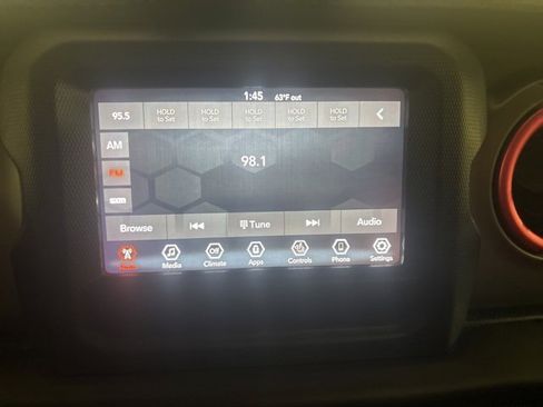 Used 2021 Jeep Gladiator Willys image 40