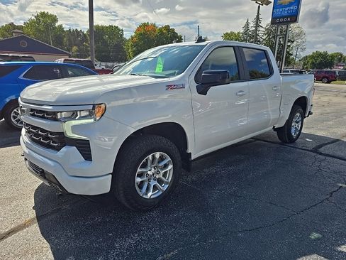 Used 2022 Chevrolet Silverado 1500 RST w/ Z71 Off-Road Package image 2