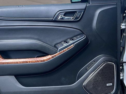 Used 2018 Chevrolet Tahoe Premier RWD image 17