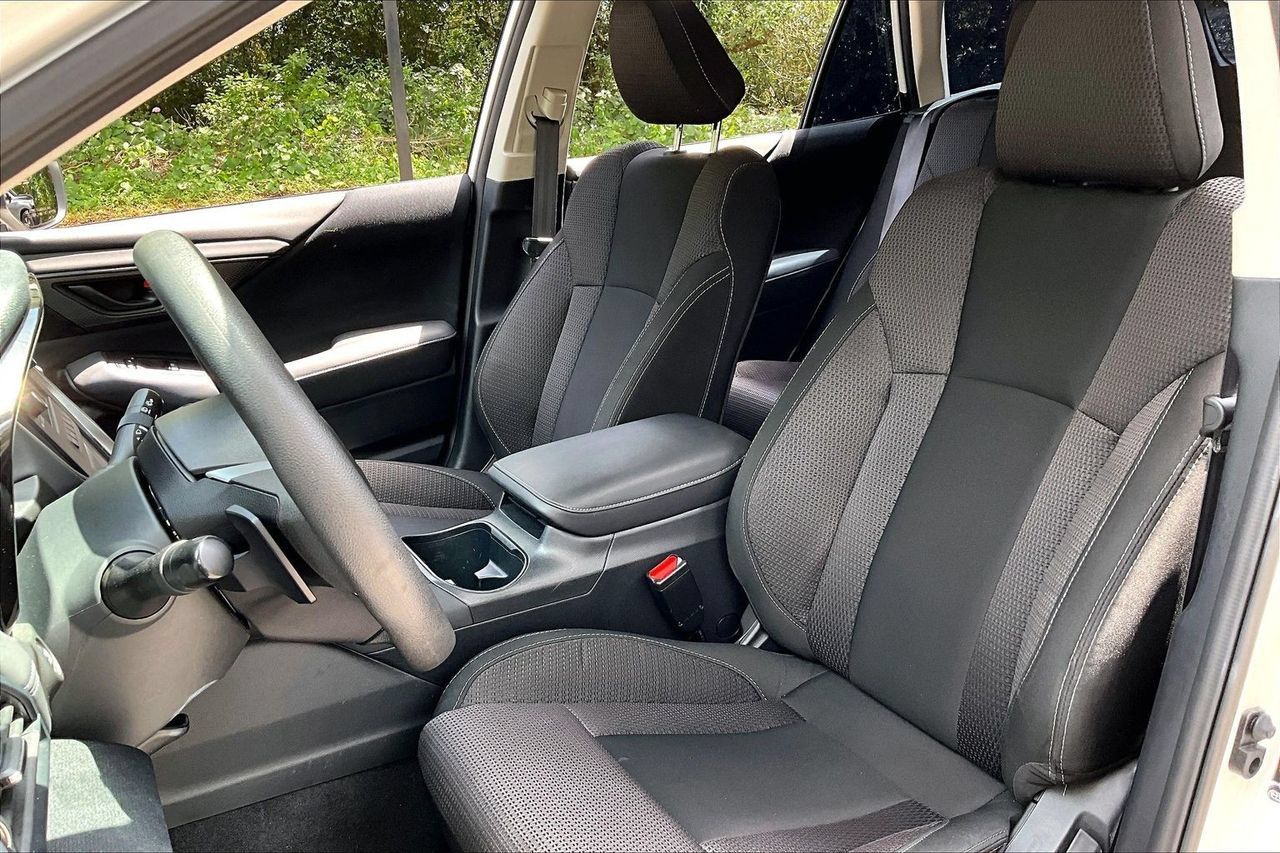Used 2025 Subaru Outback AWD/4WD image 18