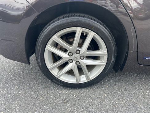 Used 2015 Lexus CT 200h w/ Seat Comfort Package image 13