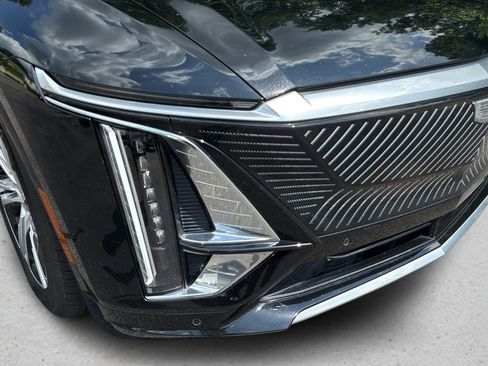 Certified 2024 Cadillac Lyriq Tech AWD/4WD image 10