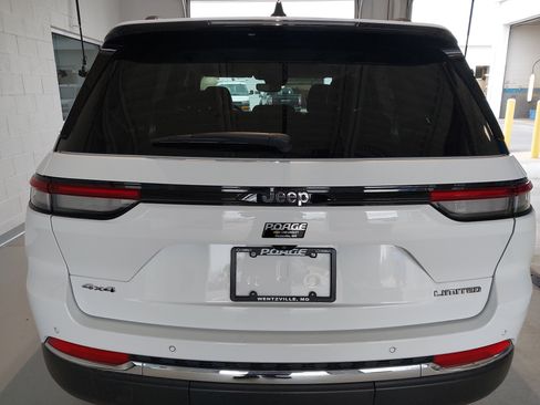 Used 2022 Jeep Grand Cherokee Limited AWD/4WD image 33