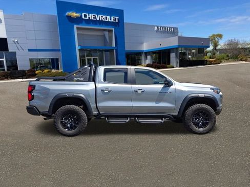Used 2025 Chevrolet Colorado ZR2 w/ Midnight Edition AWD/4WD image 28