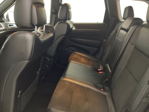Used 2019 Jeep Grand Cherokee Altitude RWD image 18