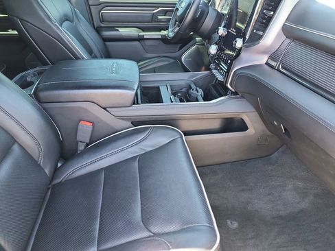 Used 2020 RAM 1500 Limited w/ Black Appearance Package AWD/4WD image 15