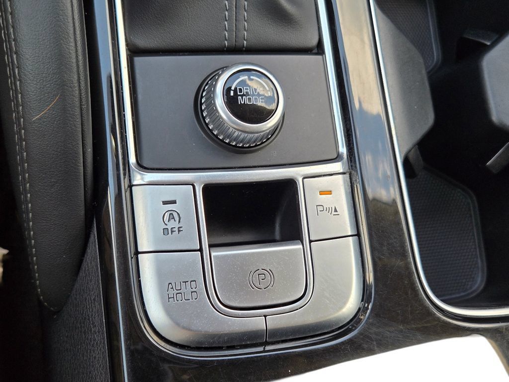 Certified 2023 Kia Telluride EX w/ EX Captain's Chair Package FWD image 33